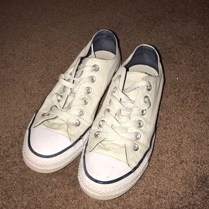 😊MUST GO🌼 White Converse